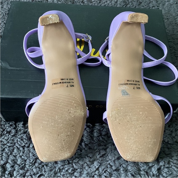 Lulu’s purple heels - Picture 2 of 2